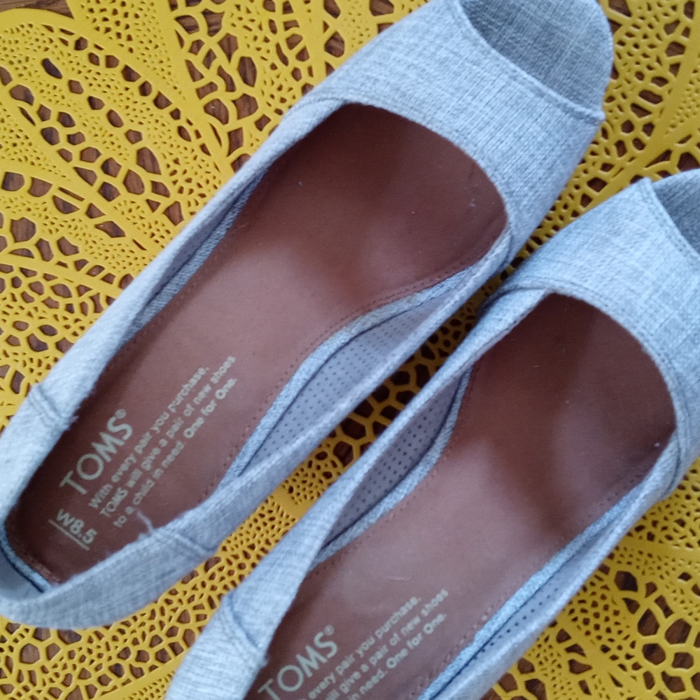 Tom’s Stella’s Grey Woven Cork Wedge Sandal Peep Toes Size 8/12W